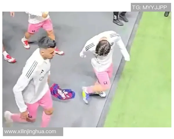 梅西受伤缺席关键战役,巴萨球迷担忧:谁能替代他的表现?